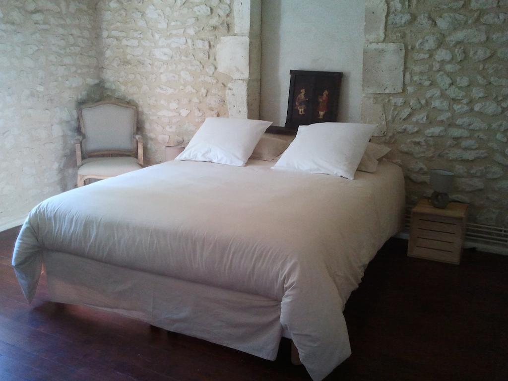 Chambres D'Hotes La Grange Au Bois Champagne-et-Fontaine Pokoj fotografie