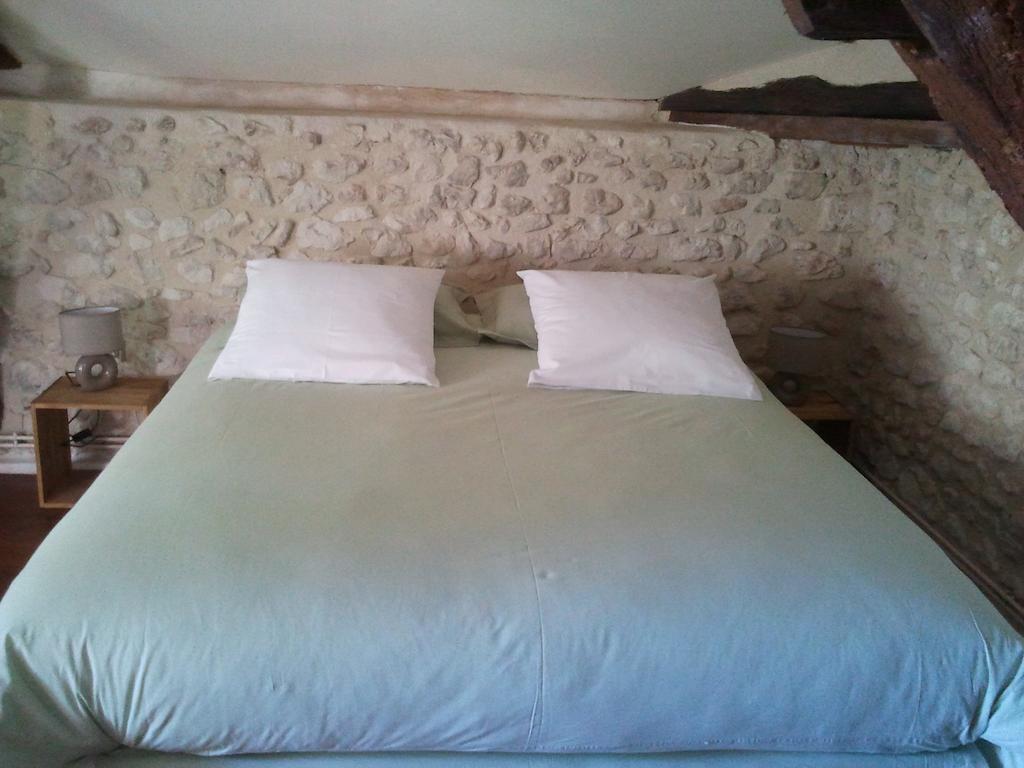 Chambres D'Hotes La Grange Au Bois Champagne-et-Fontaine Pokoj fotografie